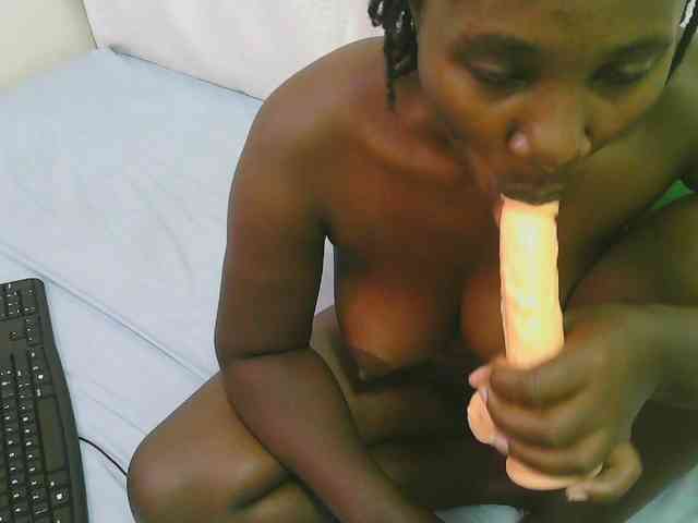 Dark-chocolate001 webcam