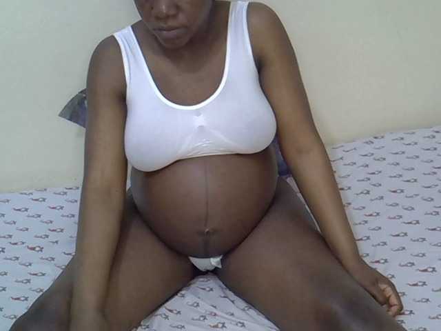 le modèle Hot-cake001 est en webcam porno dans un show sur le site bongacams, il possède les tags suivants: Ebony,Brunette,Shaved