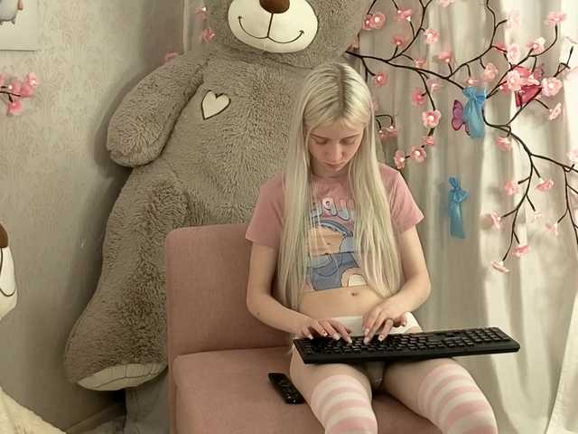 ViollaDream's BongaCams show and profile