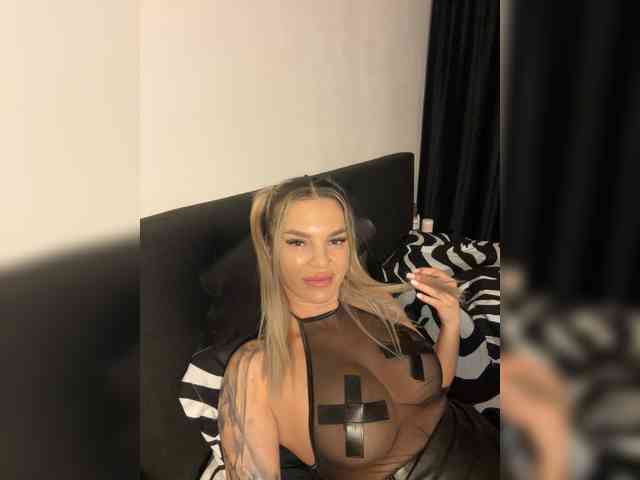 AmiraOfficialX AmiraOfficialX