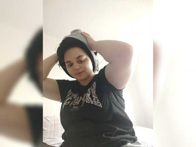 EulaSimmons's BongaCams show and profile