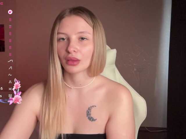 VictoriaMist's BongaCams show and profile