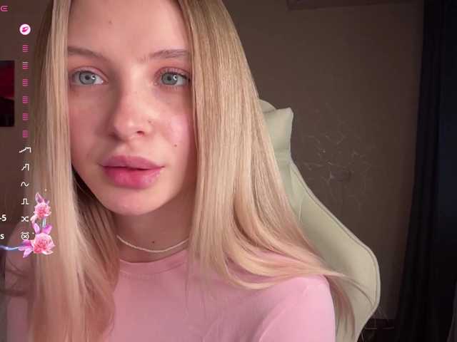 VictoriaMist's BongaCams show and profile