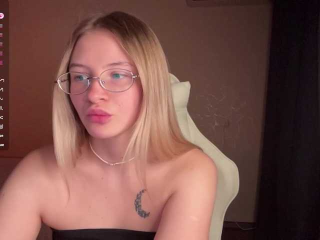 VictoriaMist's BongaCams show and profile