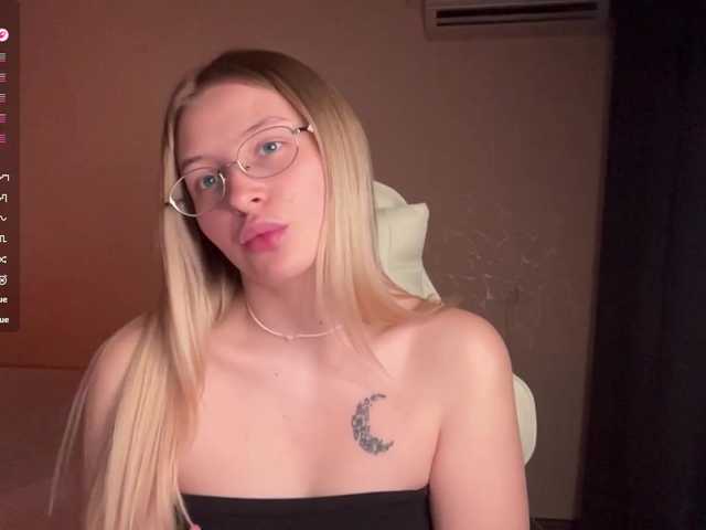 VictoriaMist's BongaCams show and profile