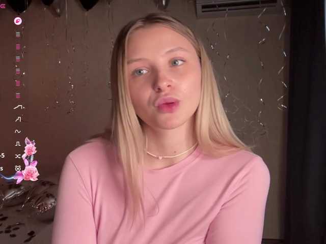 VictoriaMist's BongaCams show and profile