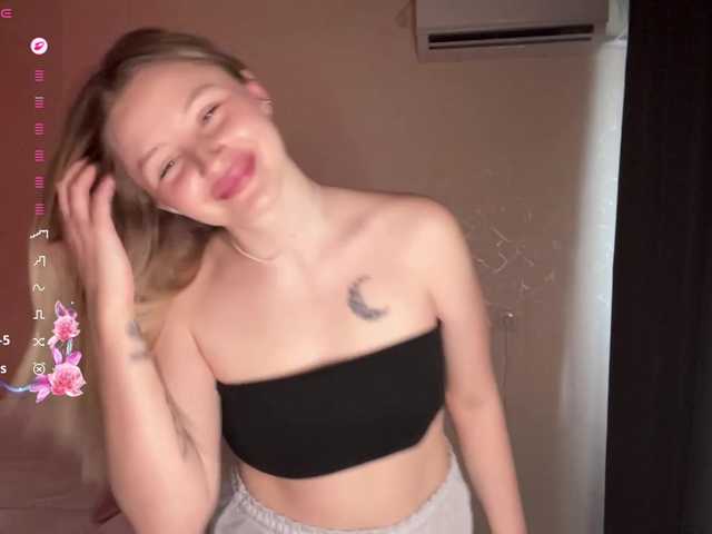 VictoriaMist's BongaCams show and profile