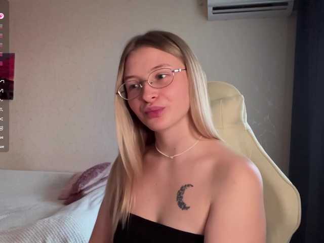VictoriaMist's BongaCams show and profile