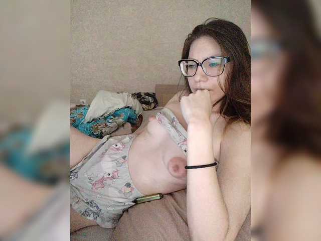 KittyMiracle's BongaCams show and profile