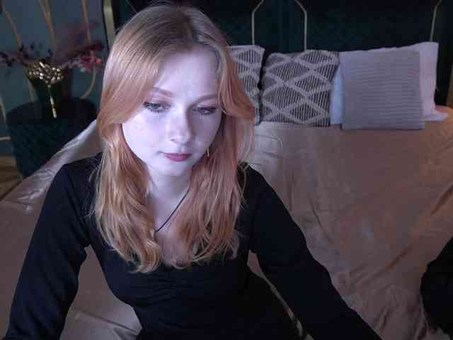 LilyGinger webcam