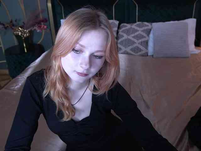 LilyGinger webcam