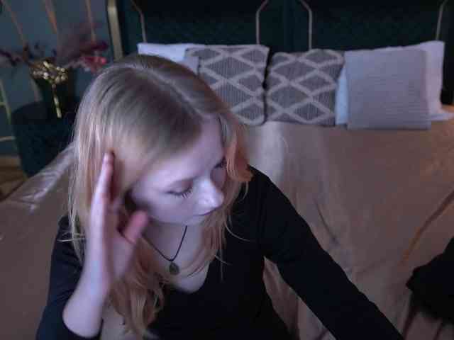 LilyGinger webcam