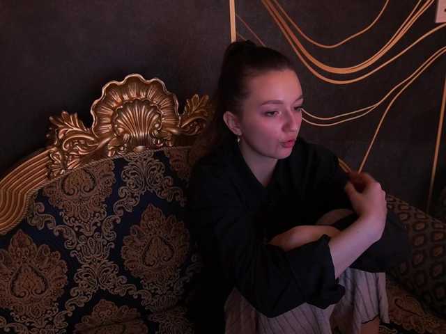 CyrenaLuxe's BongaCams show and profile