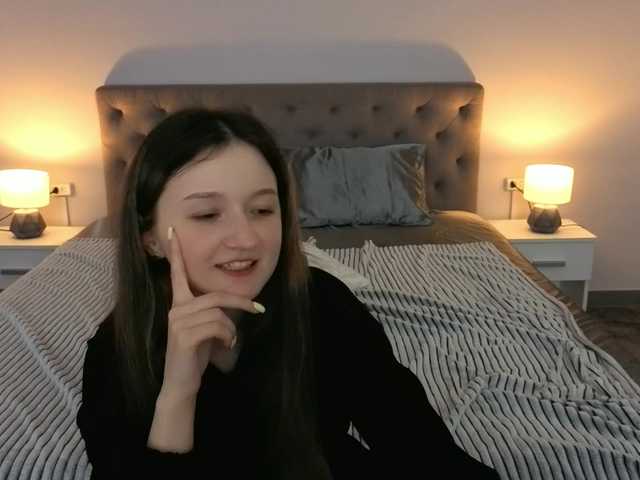 CyrenaLuxe's BongaCams show and profile