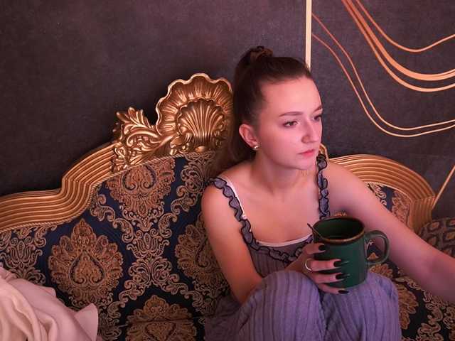 CyrenaLuxe's BongaCams show and profile