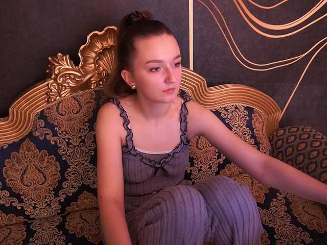 CyrenaLuxe's BongaCams show and profile