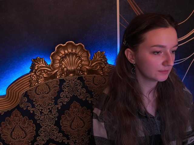 CyrenaLuxe's BongaCams show and profile