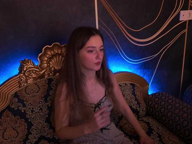 CyrenaLuxe's BongaCams show and profile