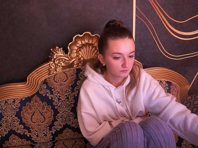 CyrenaLuxe's BongaCams show and profile