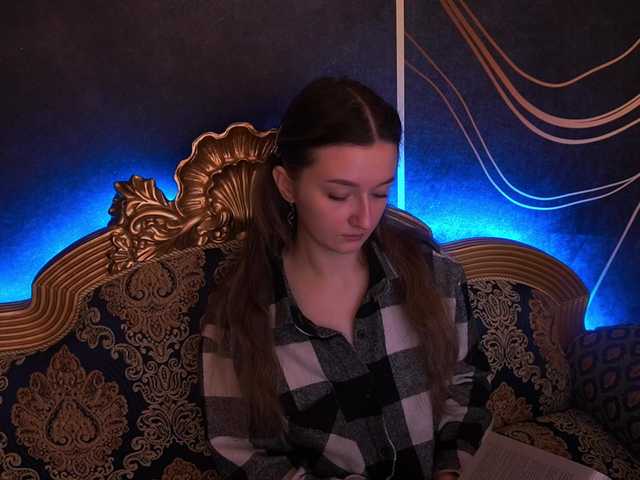 CyrenaLuxe's BongaCams show and profile