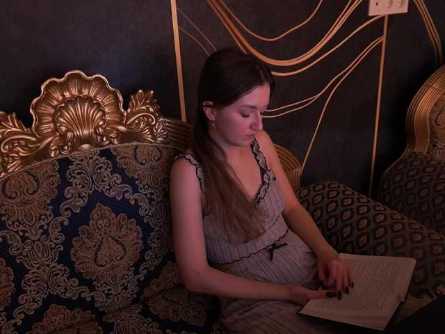 CyrenaLuxe – webcam model profile photo