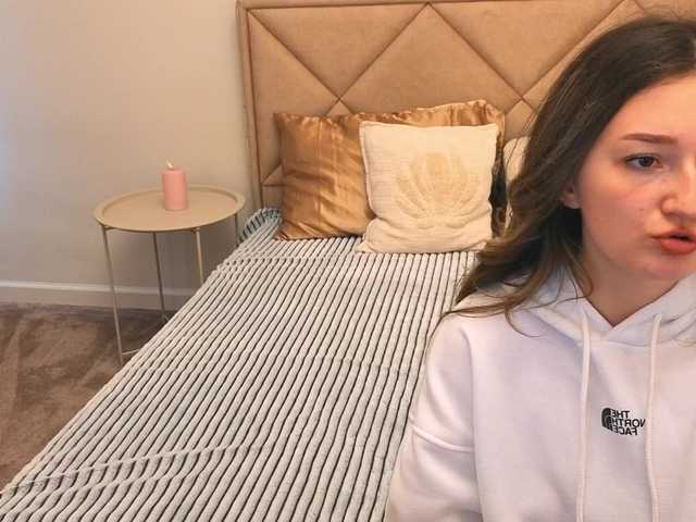 CyrenaLuxe's BongaCams show and profile