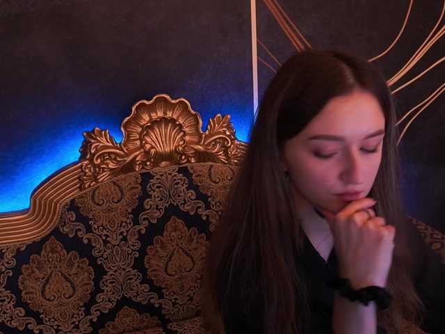 CyrenaLuxe – webcam model profile photo