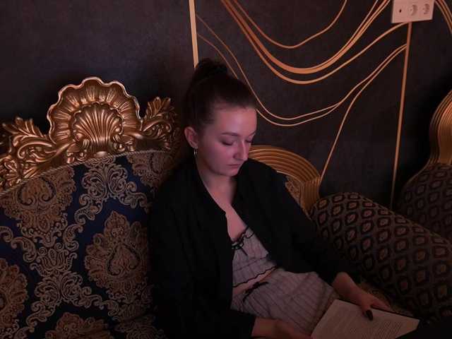 CyrenaLuxe's BongaCams show and profile