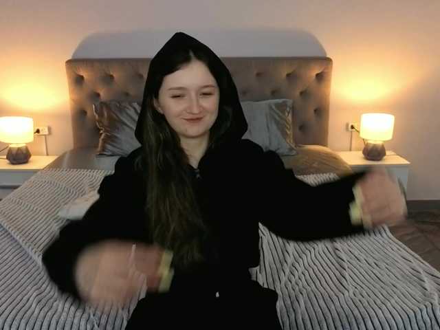 CyrenaLuxe's BongaCams show and profile