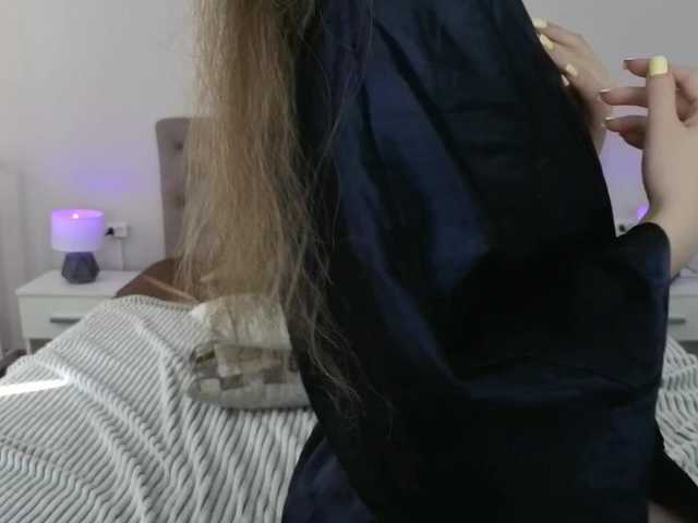 CyrenaLuxe's BongaCams show and profile