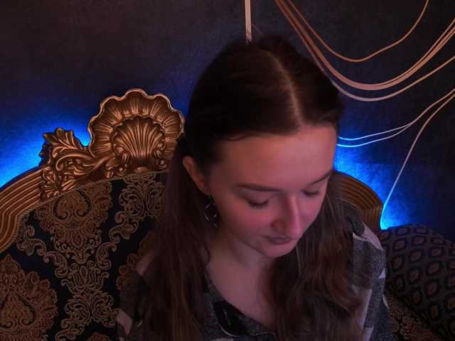 CyrenaLuxe's BongaCams show and profile