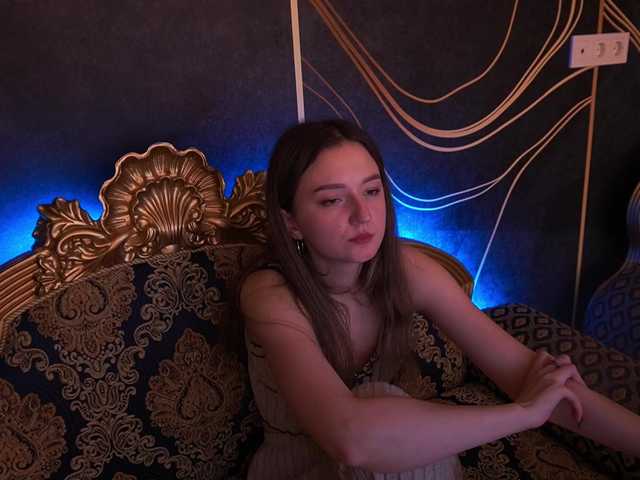 CyrenaLuxe – webcam model profile photo