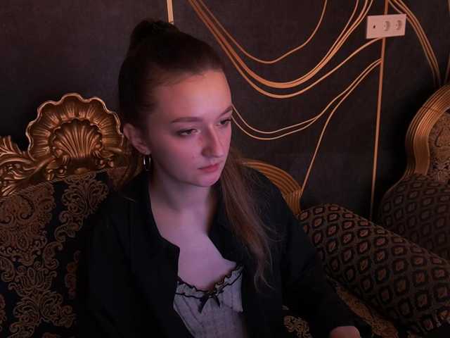 CyrenaLuxe's BongaCams show and profile