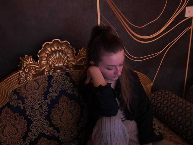 CyrenaLuxe's BongaCams show and profile
