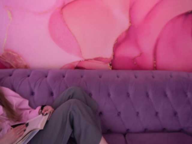 CyrenaLuxe's BongaCams show and profile