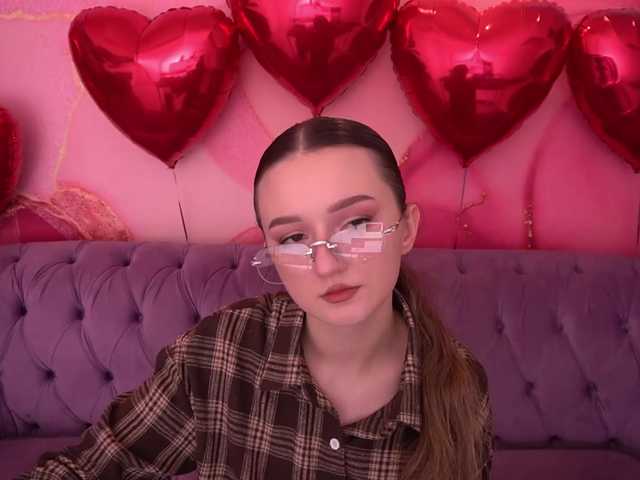 CyrenaLuxe – webcam model profile photo