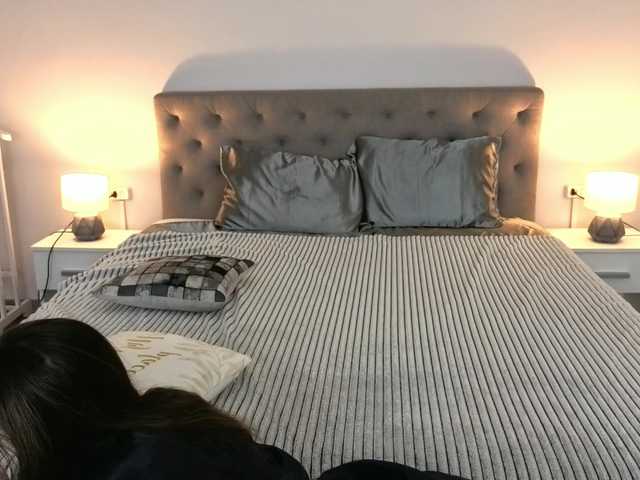 CyrenaLuxe's BongaCams show and profile