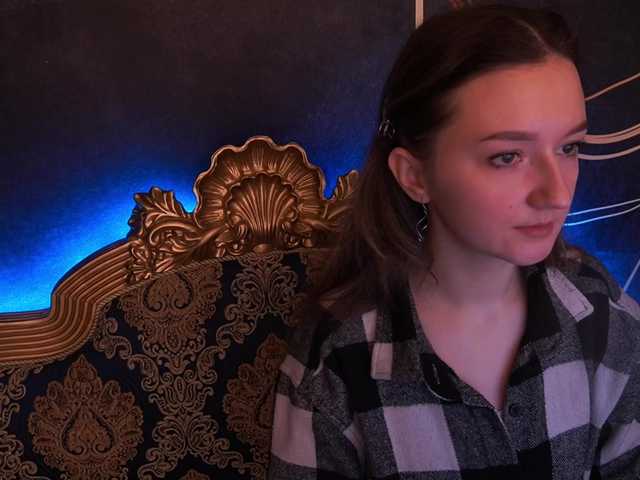 CyrenaLuxe's BongaCams show and profile