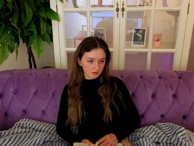 CyrenaLuxe's BongaCams show and profile