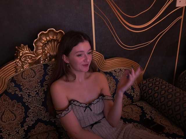 CyrenaLuxe's BongaCams show and profile