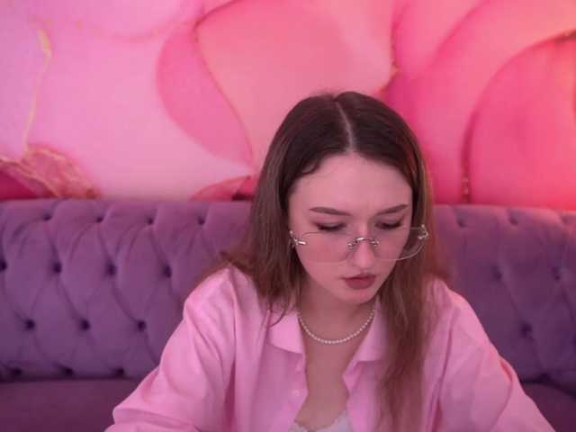 CyrenaLuxe's BongaCams show and profile