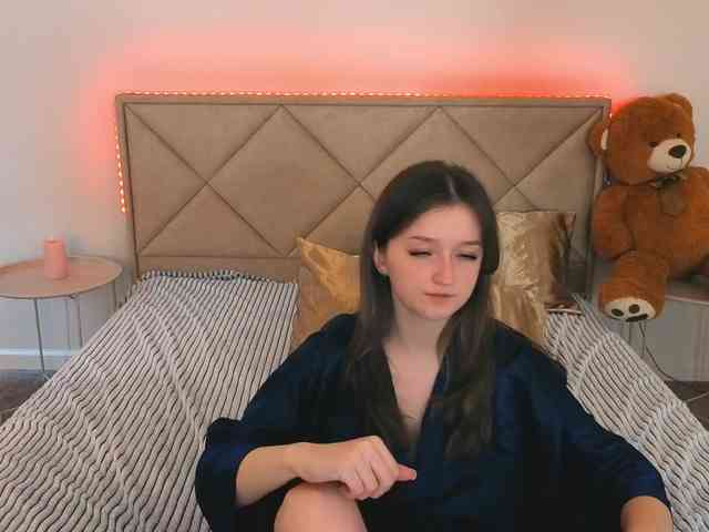 CyrenaLuxe Live Webcam on BongaCams