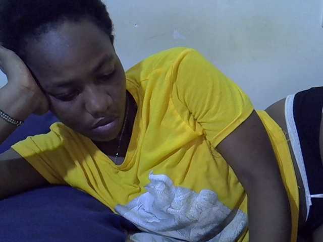 le modèle Queen-fantacy est en webcam porno dans un show sur le site bongacams, il possède les tags suivants: Ebony,Brunette,Trimmed