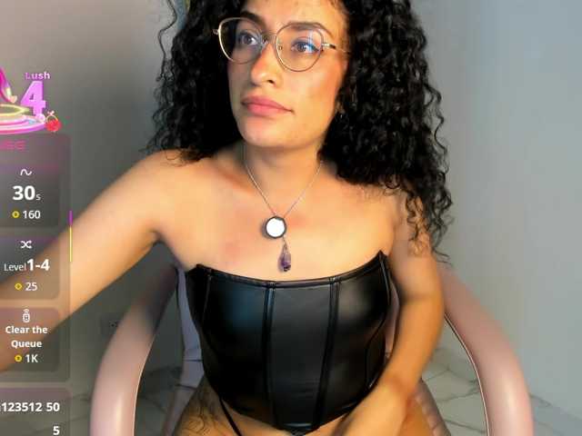 misslyaux's BongaCams show and profile