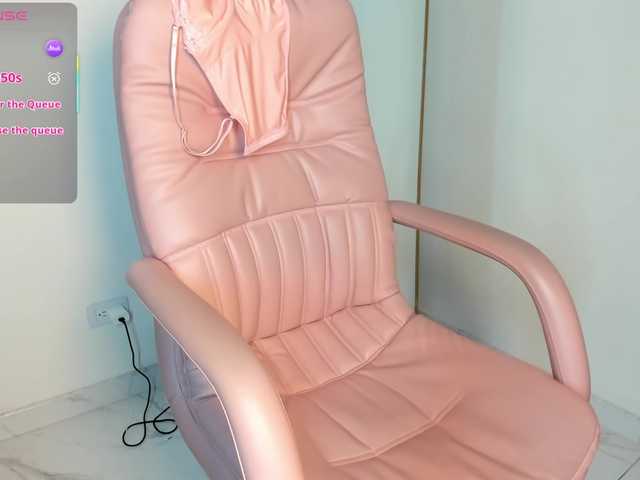 misslyaux's BongaCams show and profile