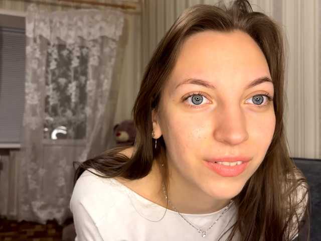 CameliaHovermale live room