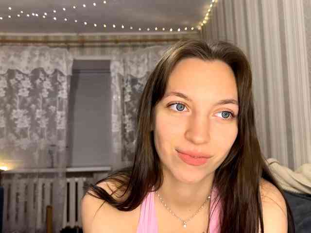 CameliaHovermale webcam