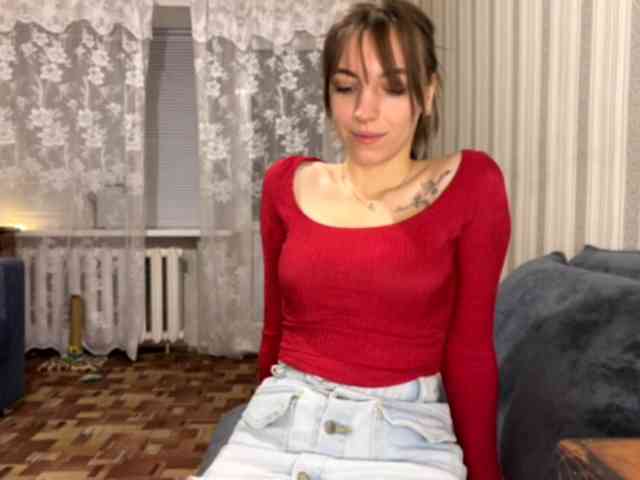 CameliaHovermale webcam