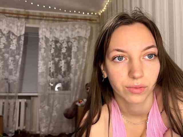 CameliaHovermale webcam