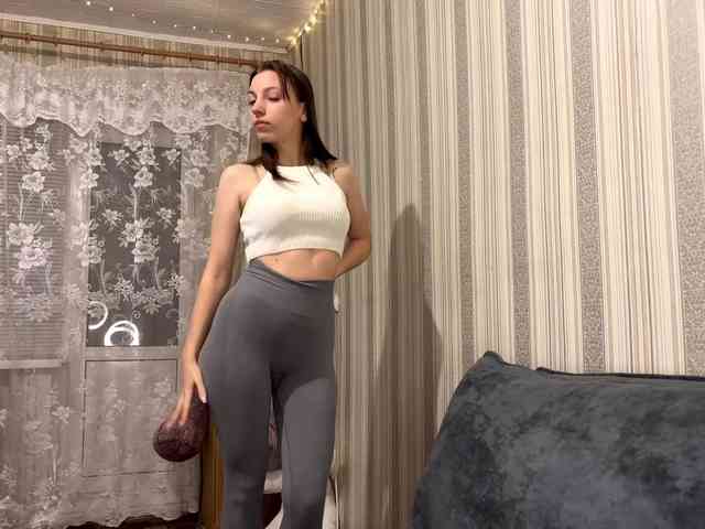 CameliaHovermale webcam